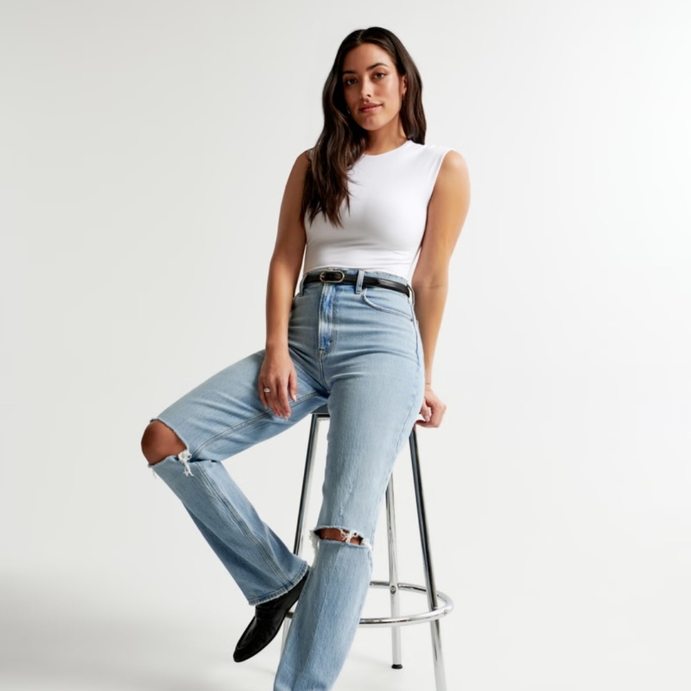 Abercrombie & Fitch  Straight Leg Jeans Ultra High Waisted 90s Jeans Curve Love